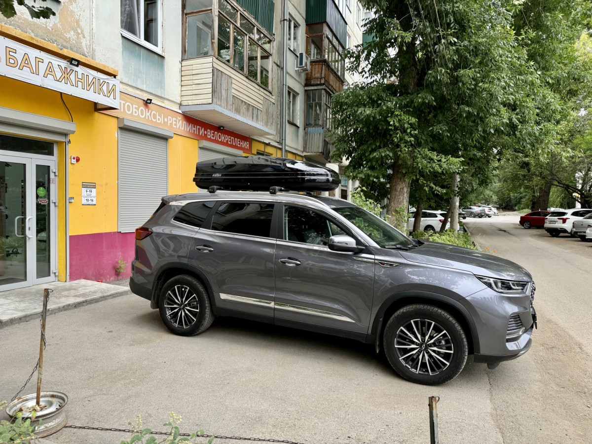 Автобокс Koffer 480 черный глянец Автобокс Koffer 480 черный глянец