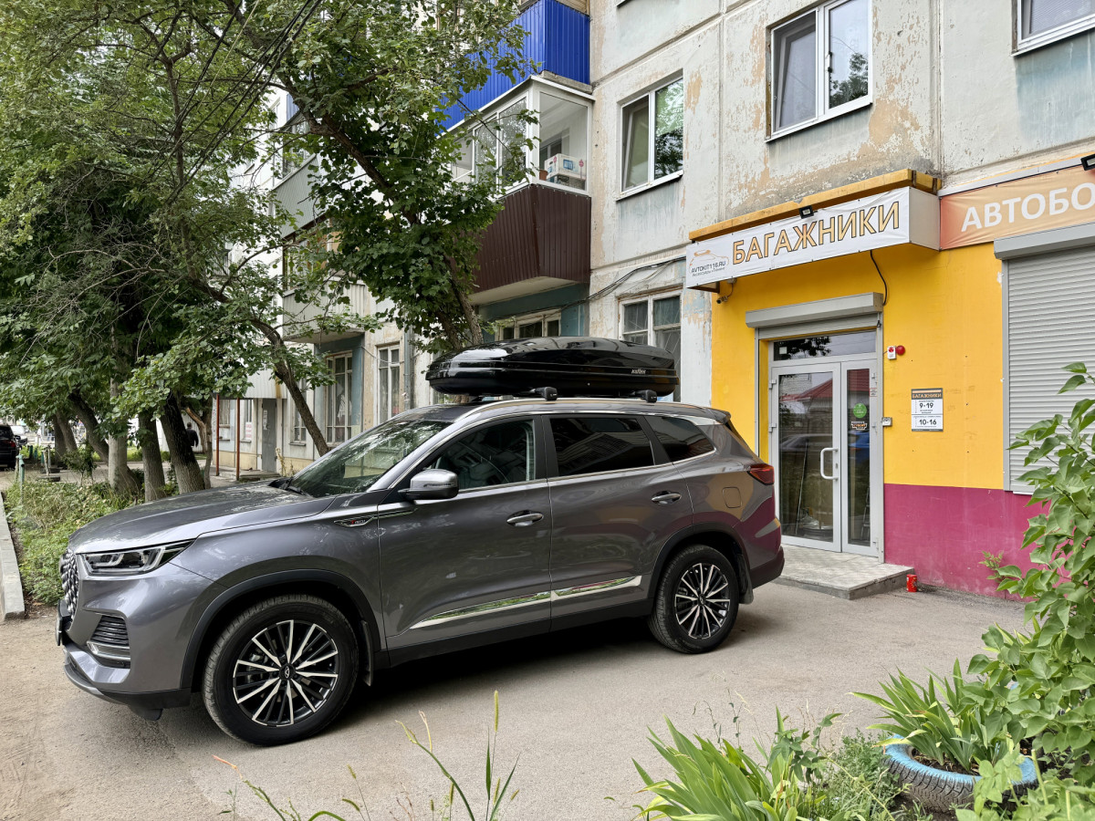 Автобокс Koffer 480 черный глянец Автобокс Koffer 480 черный глянец